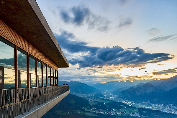 Ausblick von der Bergstation der Patscherkofelbahn in Innsbruck