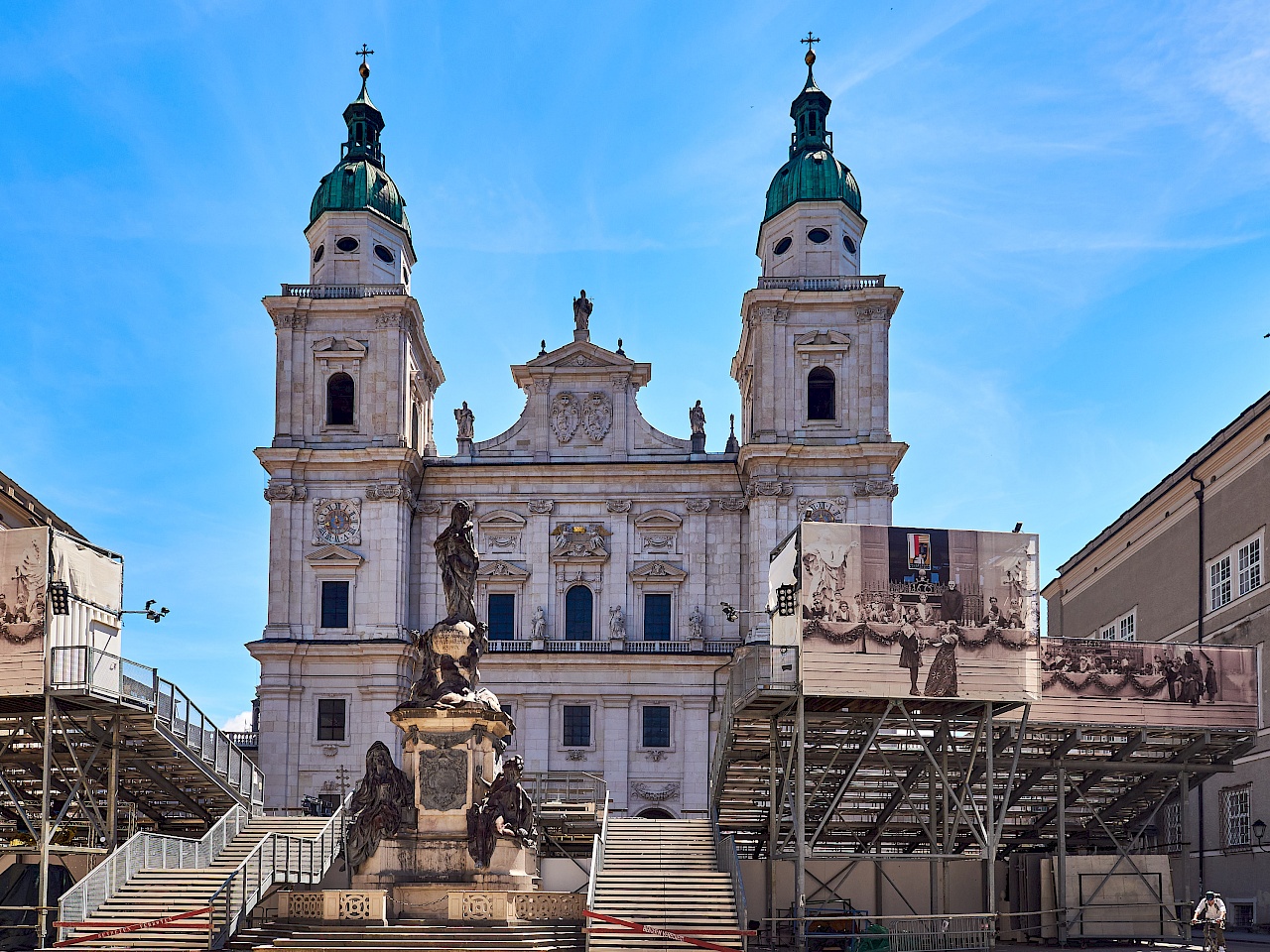 Dom mit Bühne der Salzburger Festspiele (Österreich)