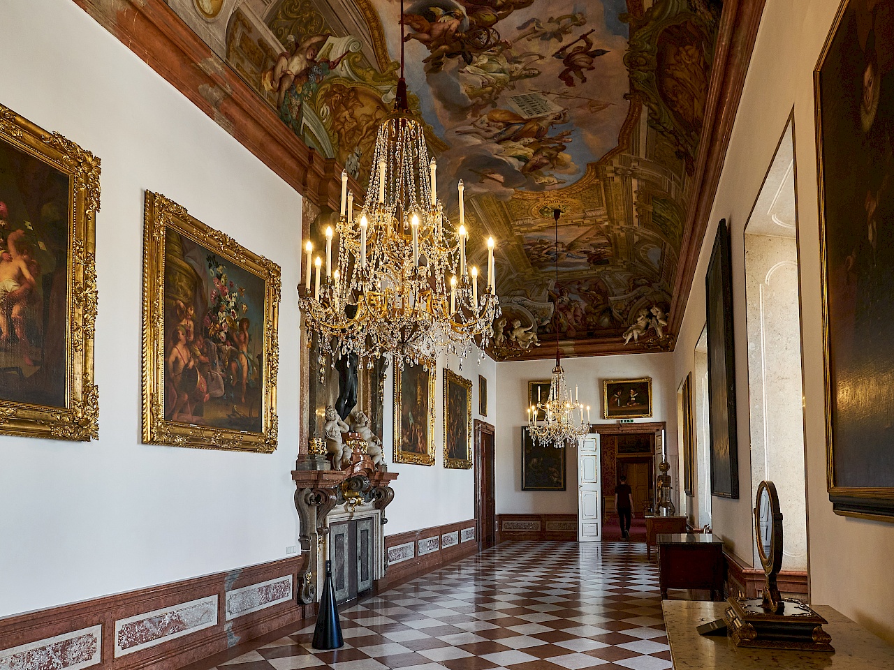 Lange Galerie im DomQuartier in Salzburg (Österreich)