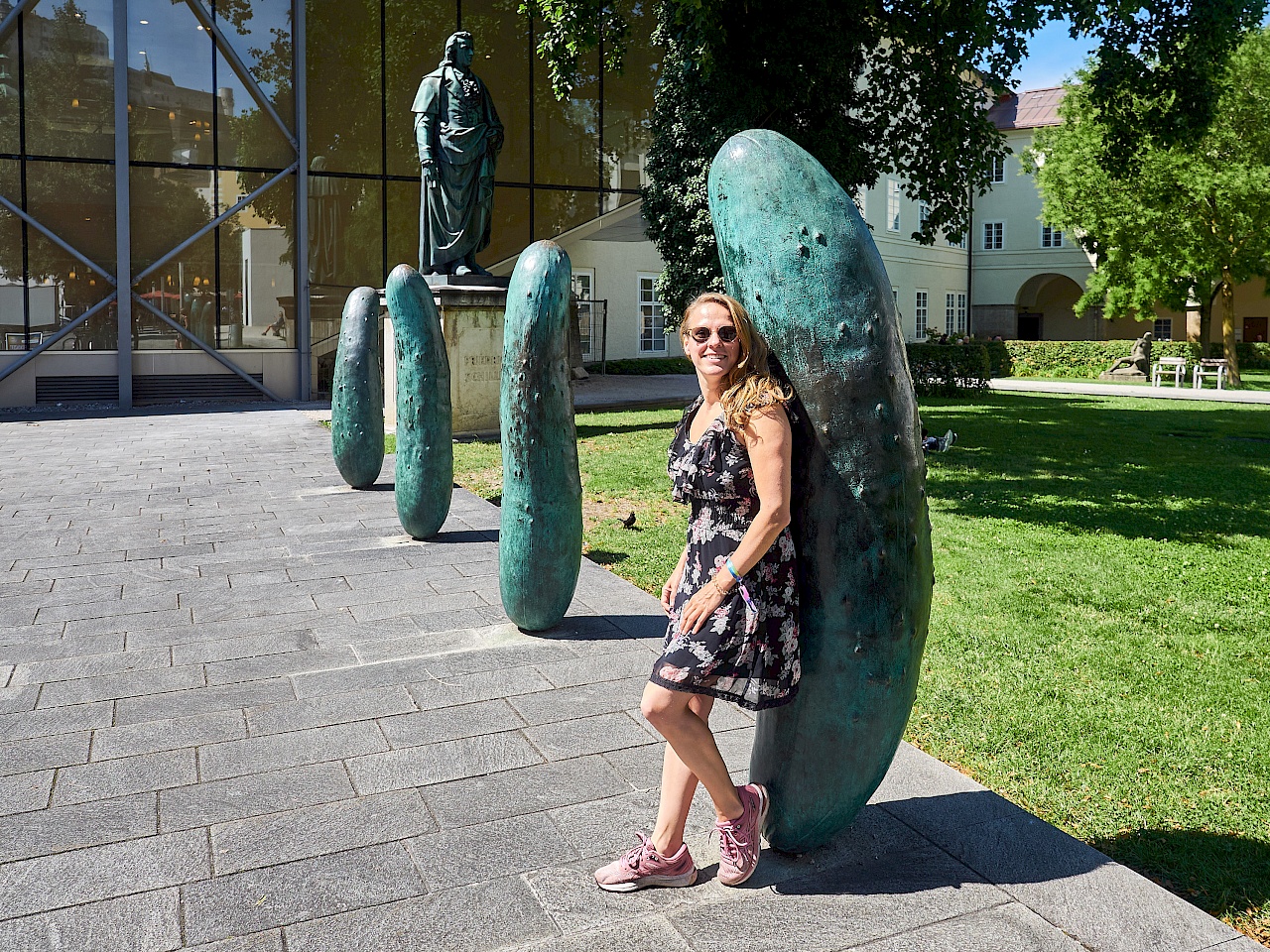 „Gurken” von Erwin Wurm in Salzburg (Österreich)