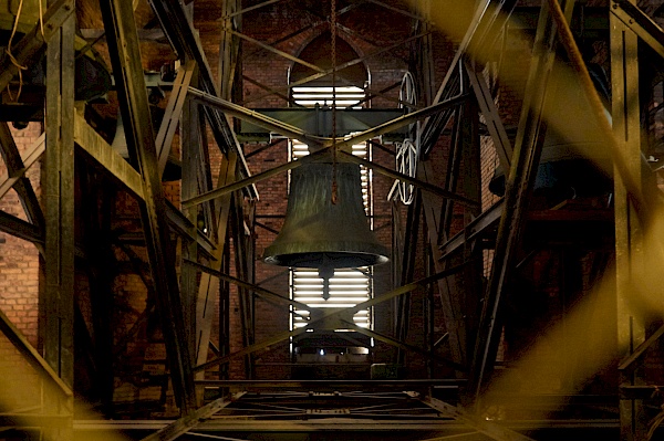 Glocke im Turm der St. Andreas Kirche