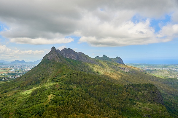 Wandern auf Mauritius - Blick auf Bergketten