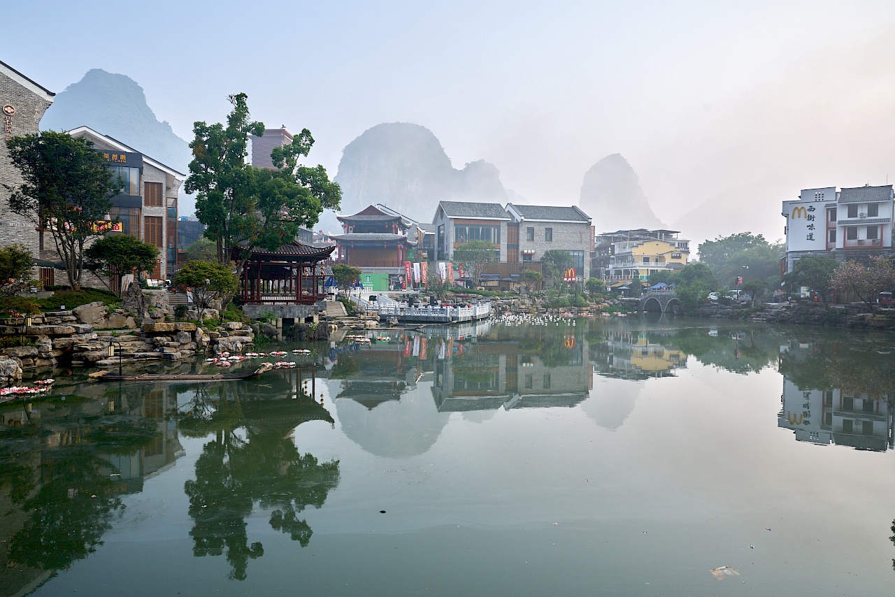 Der Yolong River in Yangshuo am Morgen