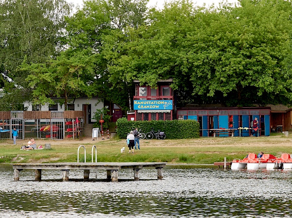 Ausleihe der Kanus im Ferienpark Mirow