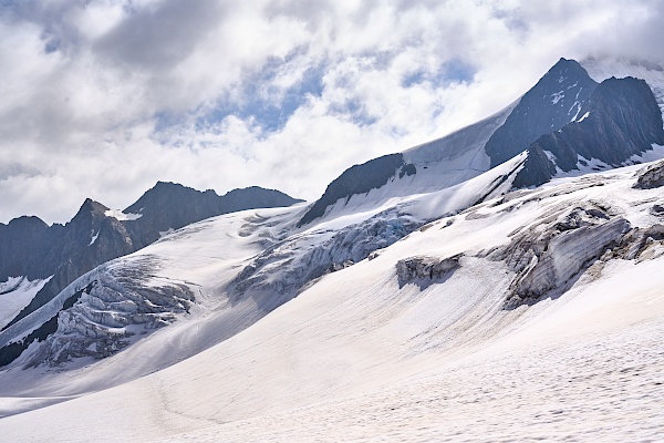 Auf dem Weg zur Wildspitze - eine unfassbar schöne Eislandschaft