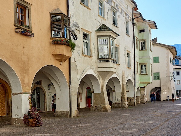 Das Dorf Neumarkt in Südtirol