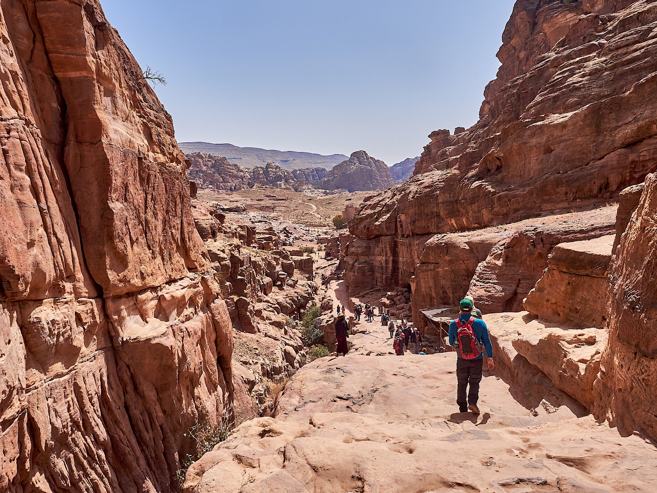 Stufen zum Kloster (Ad-Deir) in Petra (Jordanien)