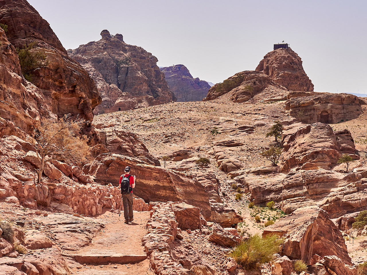 Wandern auf dem Hintereingan nach Petra (Jordanien)