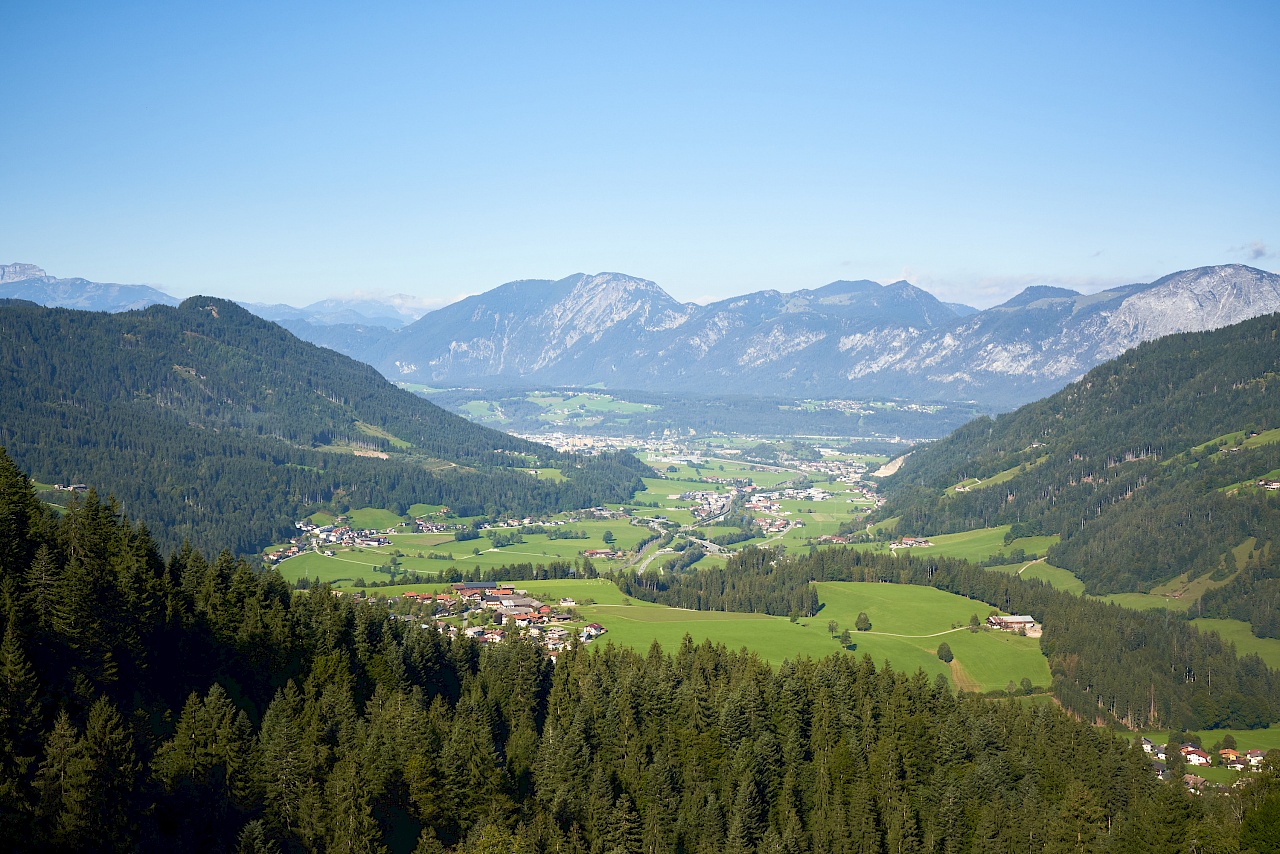 Wanderung vom Tal auf die Hohe Salve - Blick ins Brixental