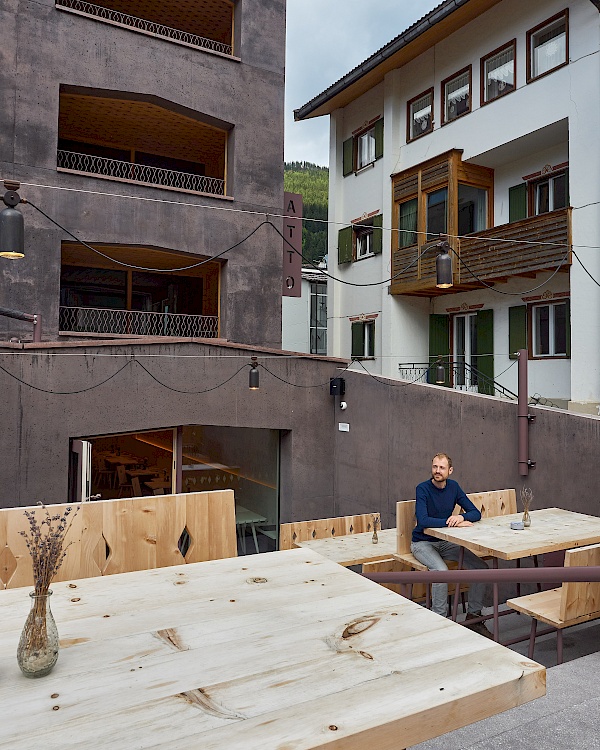 Terrasse am Restaurant im Atto Suites & Cuisine in Innichen (Südtirol)