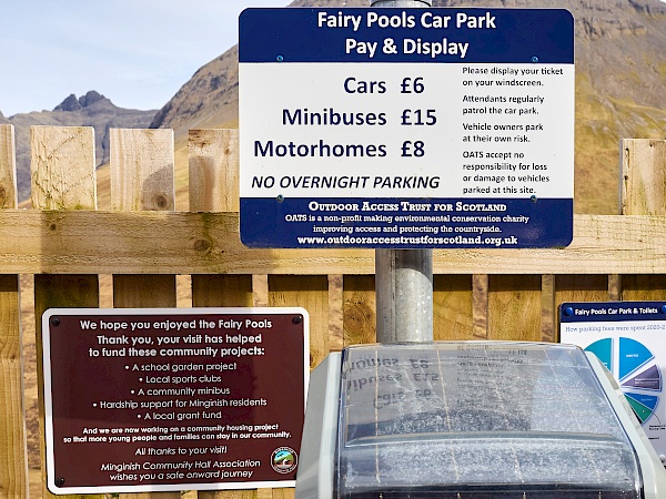 Parkgebühr bei den Fairy Pools auf der Isle of Skye (Schottland)