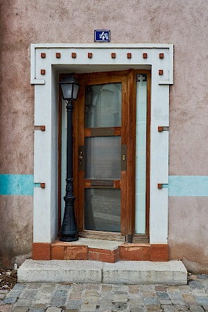 Türen in der Altstadt von Lyon (Frankreich)