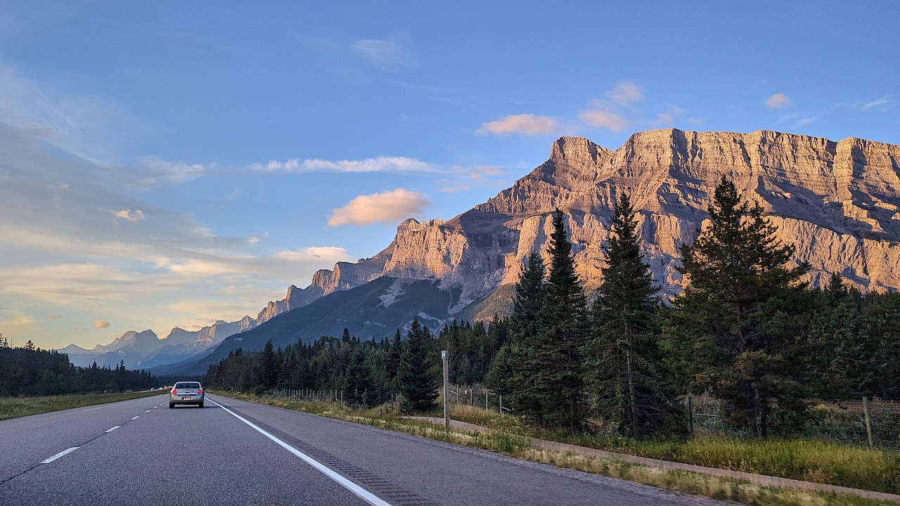 Fahrt auf dem Highway nach Cannmore