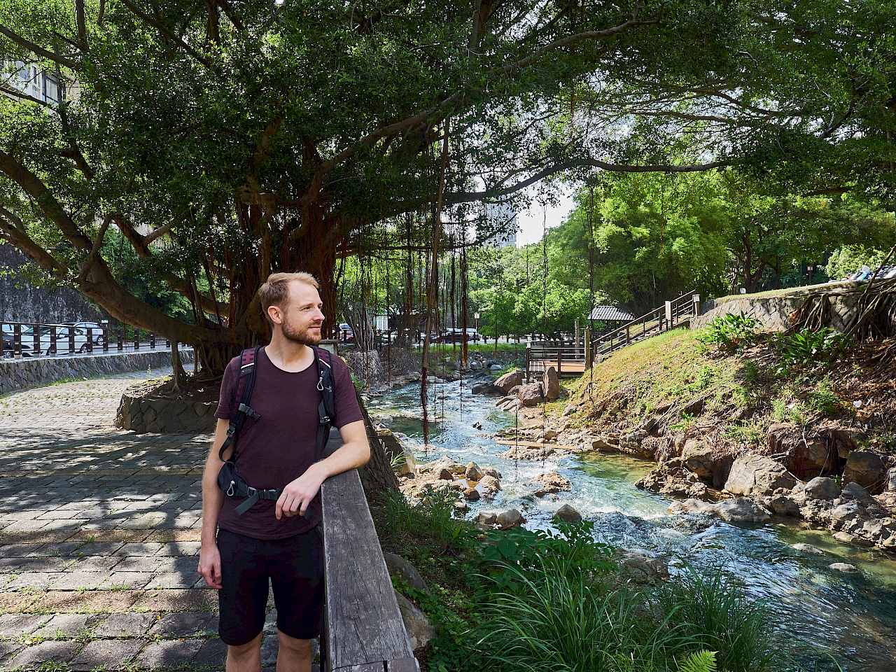 Fluss der aus der heißen Quelle entsteht in Beitou