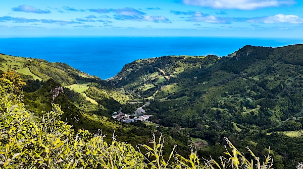 Miradouro Arcos Ribeira da Cruz auf Flores (Azoren)