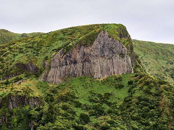 Miradouro Rocha dos bordões auf Flores (Azoren)